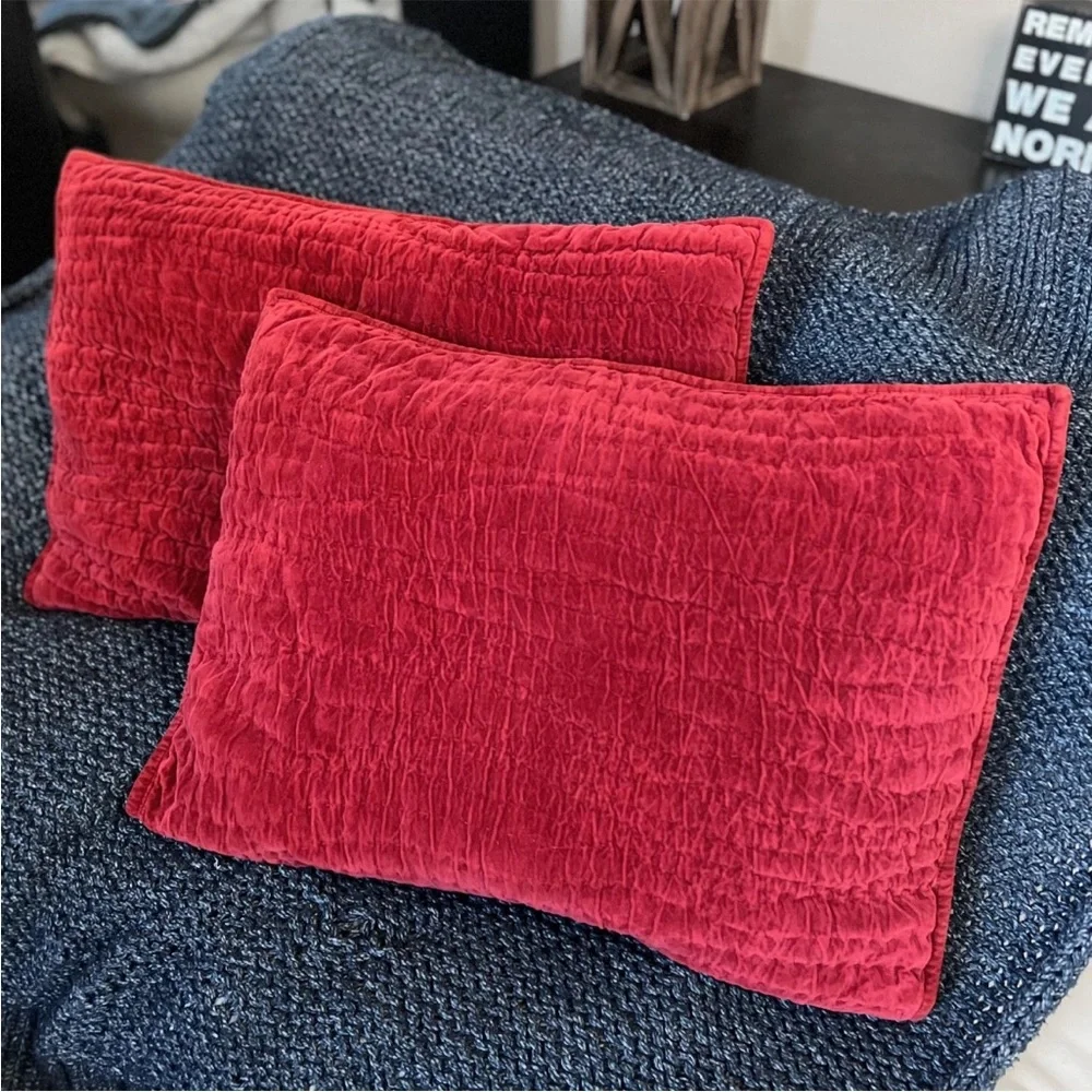 2 Pottery Barn Washed Velvet Handcrafted Quilted Shams STANDARD Red Holiday PB - Picture 3 of 8
